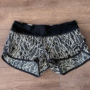 Lululemon Speed Short Size 6